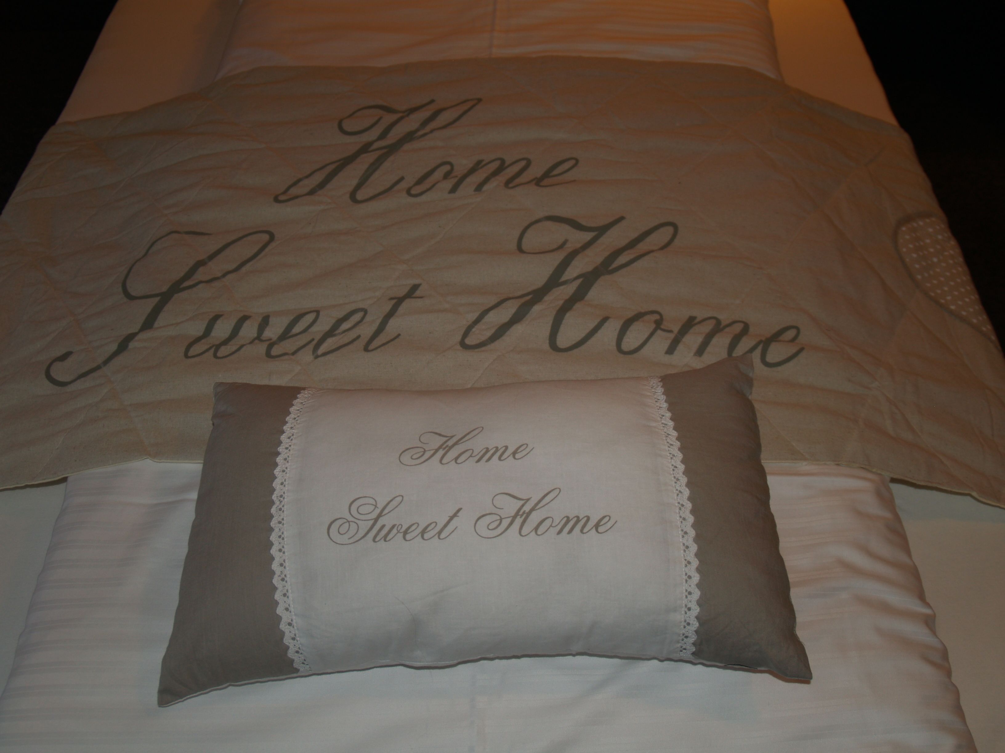 single room | minibar, desk, blackout curtains, rollaway beds