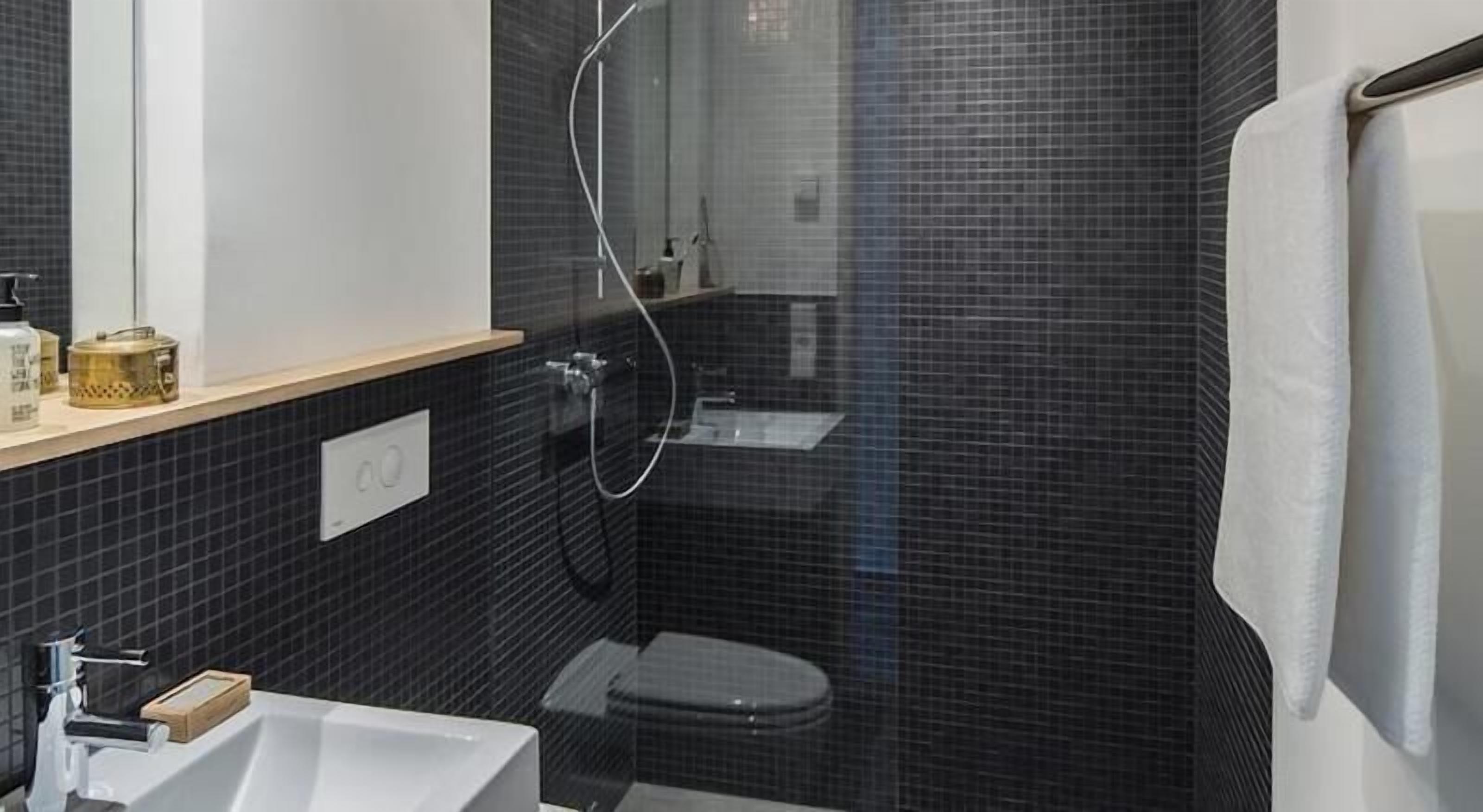 Bathroom | Shower, free toiletries, hair dryer, towels