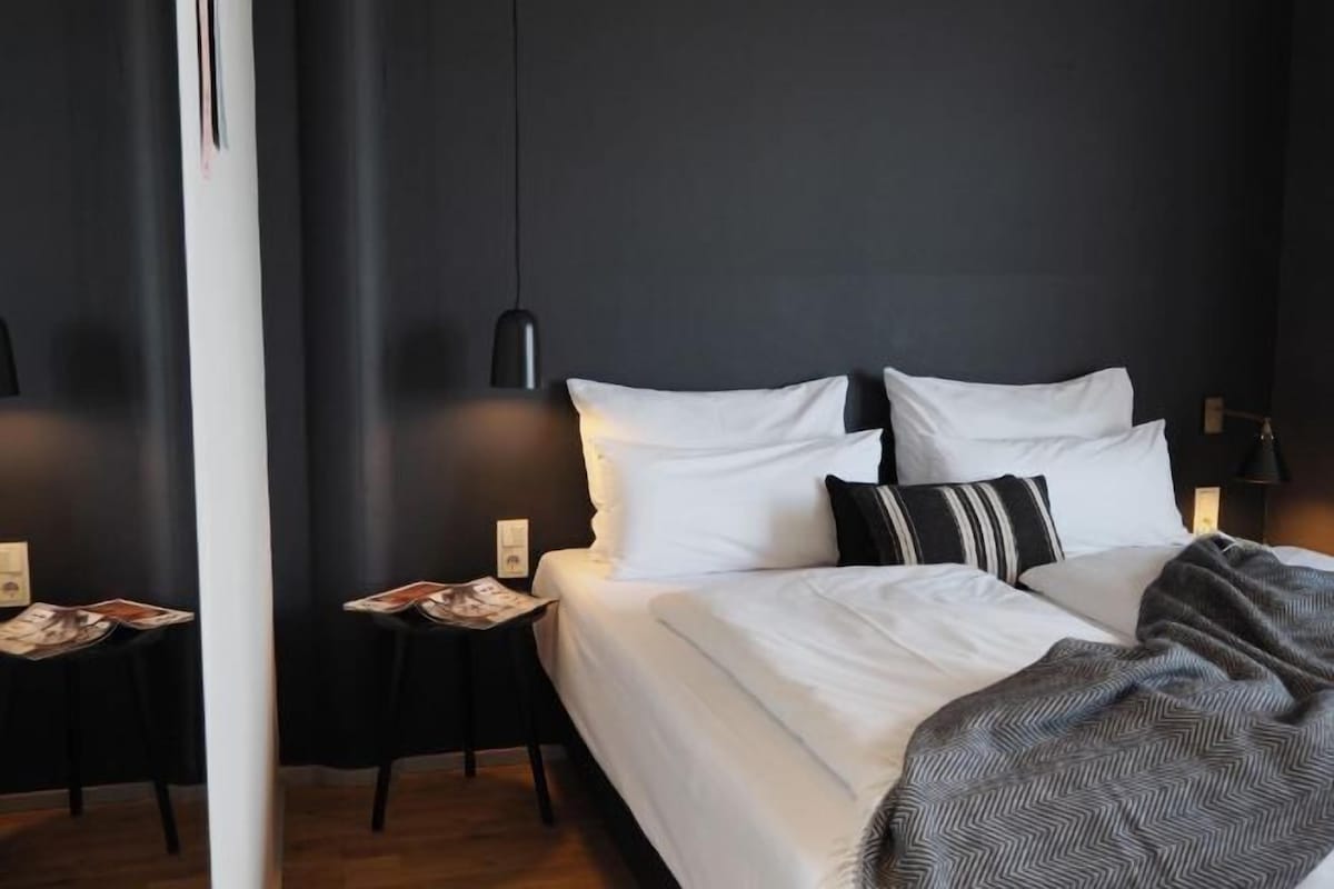 Hypo-allergenic bedding available, desk, laptop workspace