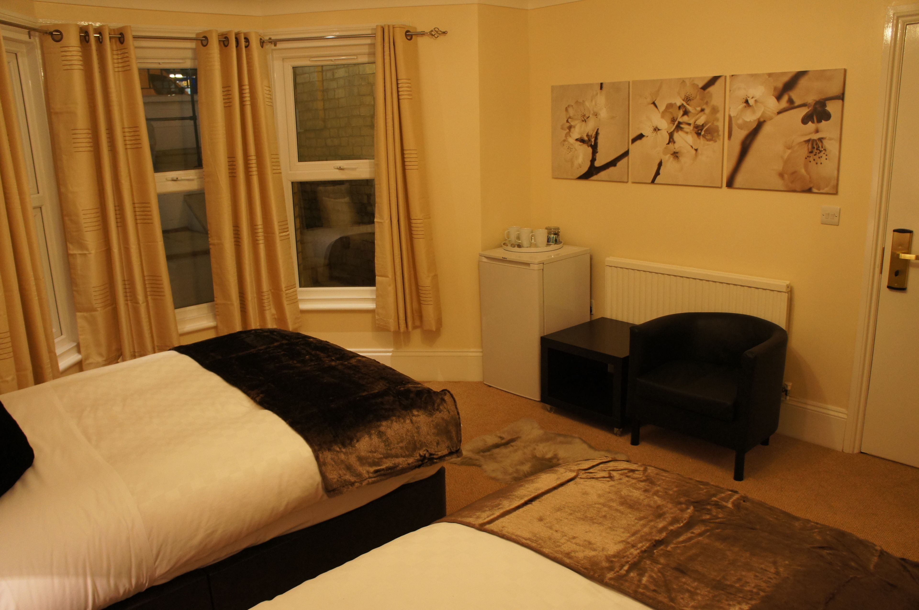 Photo - Sapphire Hotel London