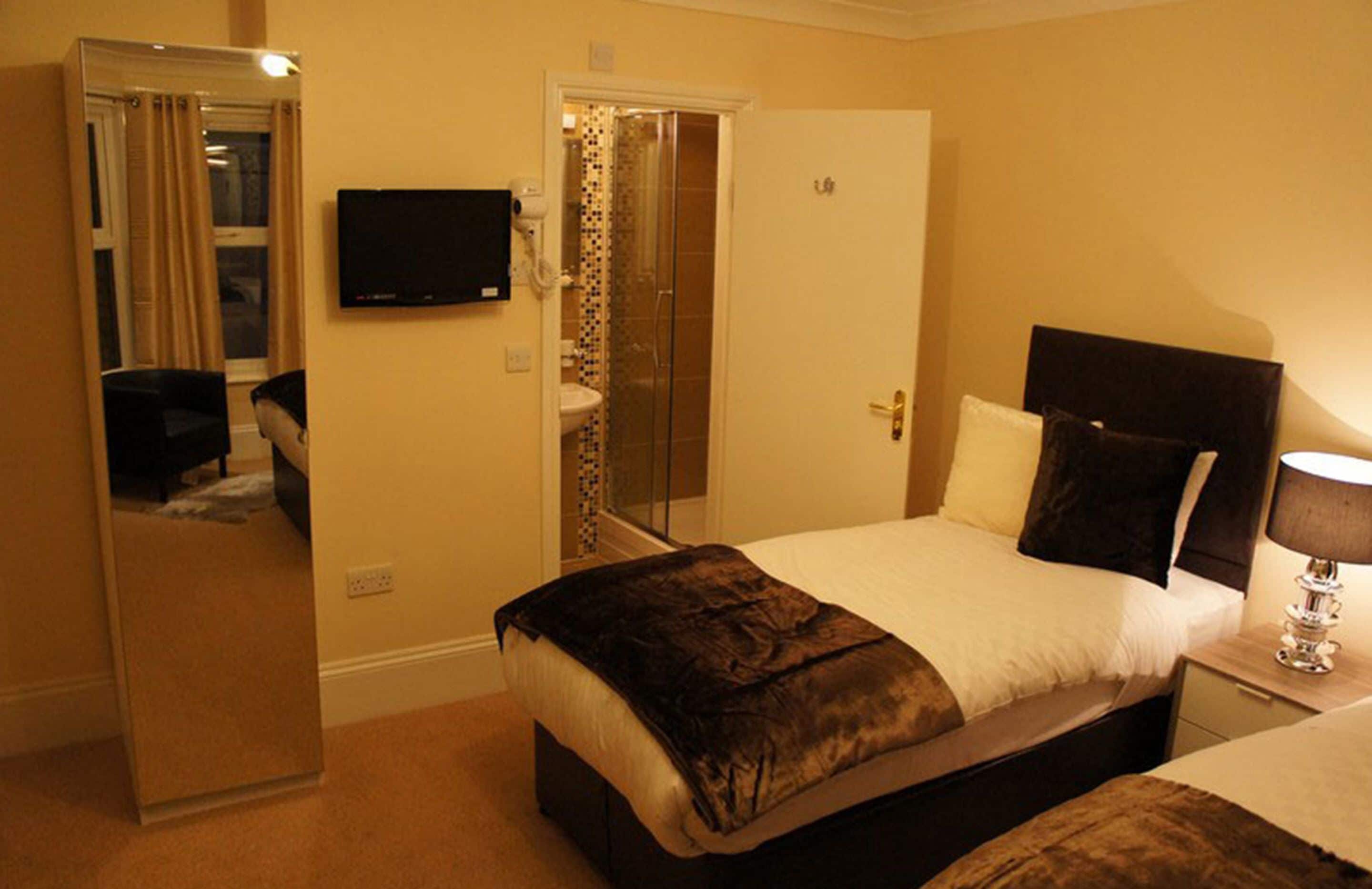 Photo - Sapphire Hotel London