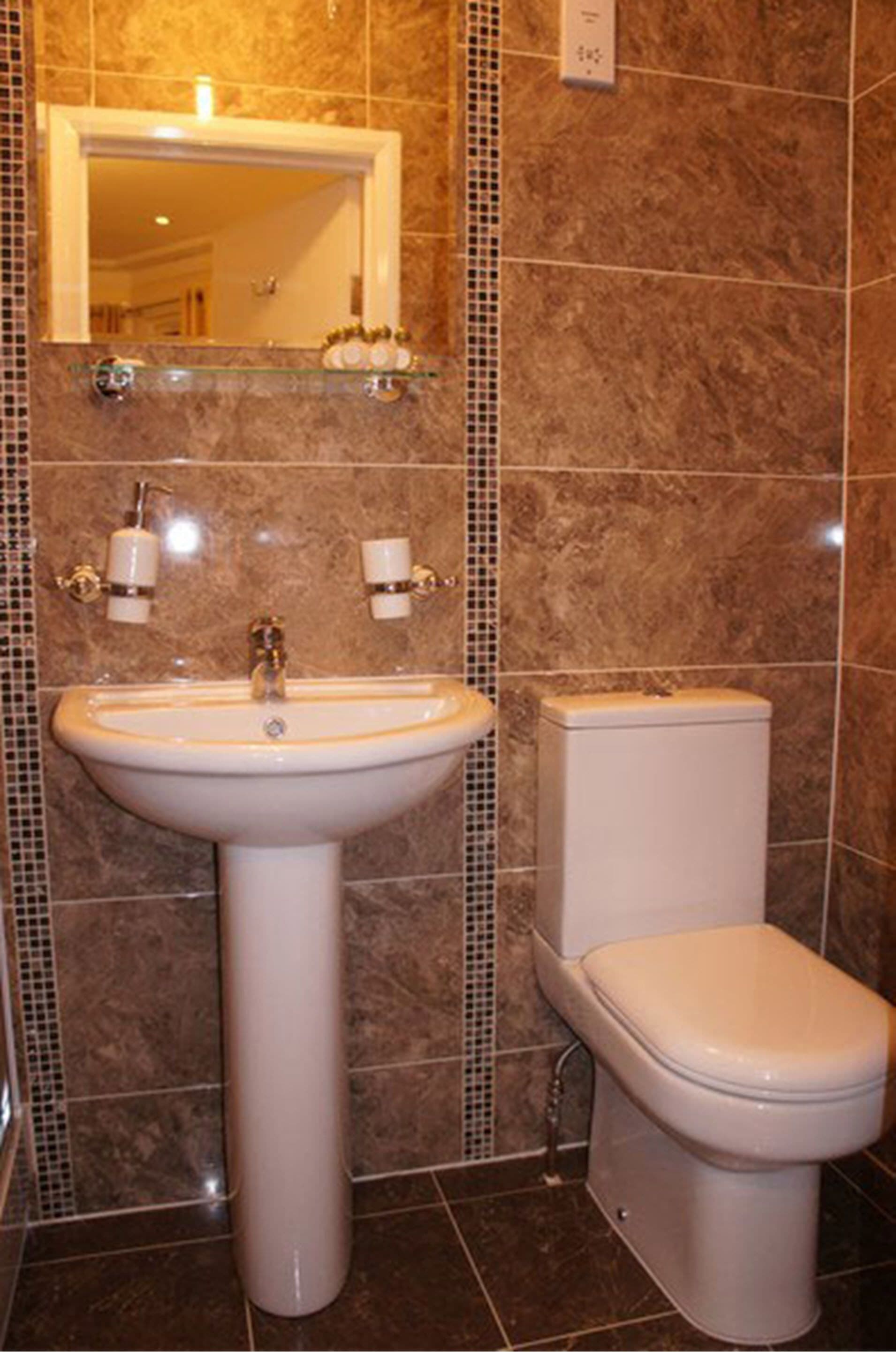 Photo - Sapphire Hotel London