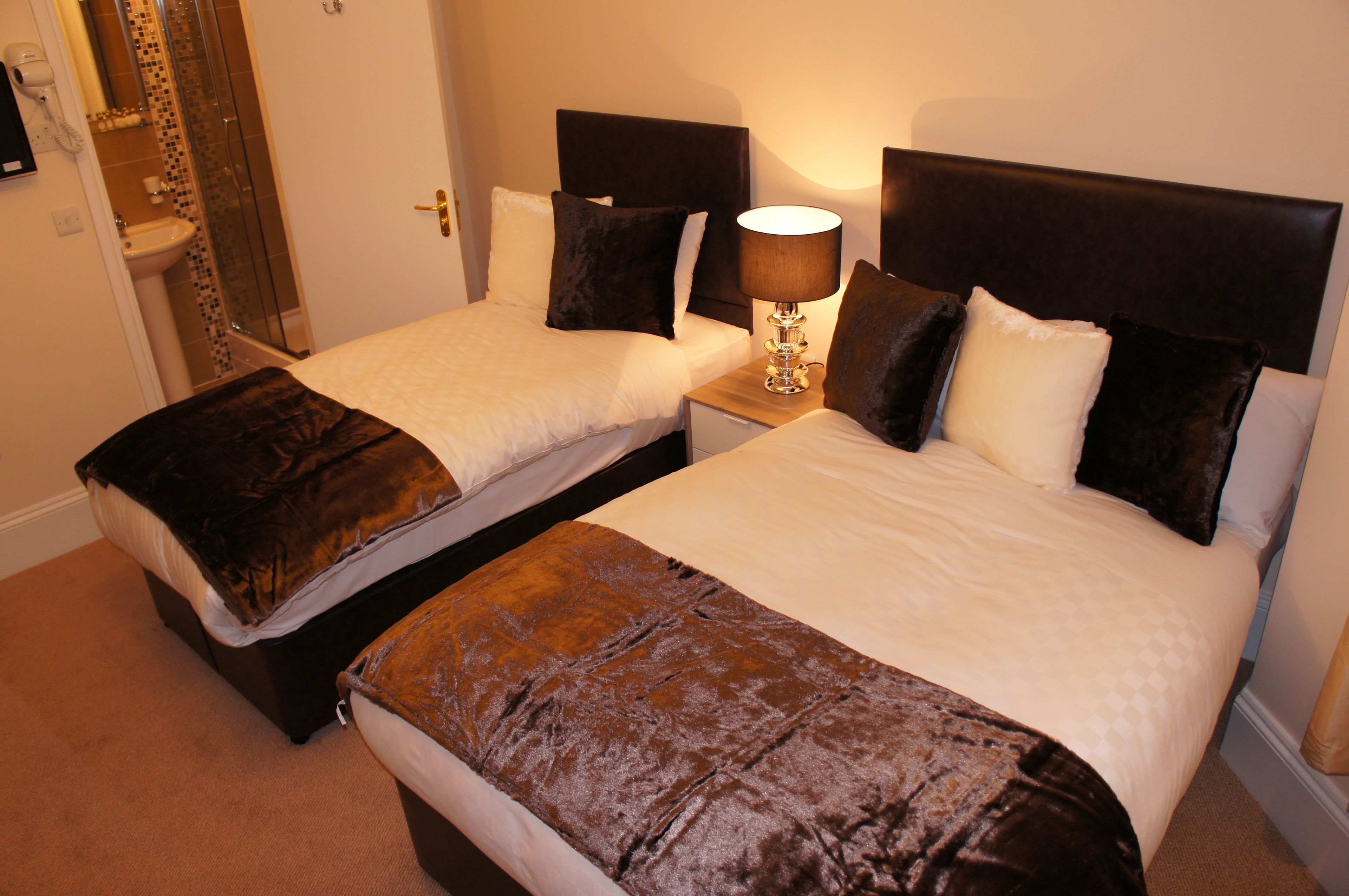 Photo - Sapphire Hotel London