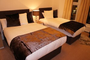 Triple Room, Private Bathroom - Sapphire Hotel (London)