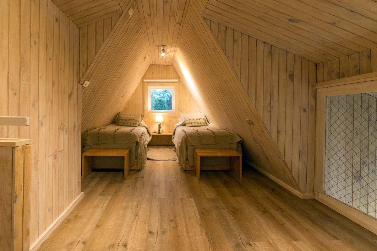 3 bedrooms, premium bedding, down duvets, minibar
