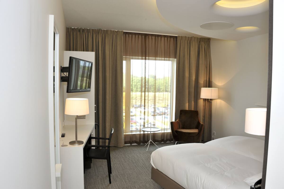 Minibar, in-room safe, desk, soundproofing