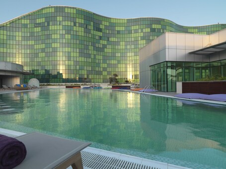 Millennium Al Rawdah Hotel - Image 3