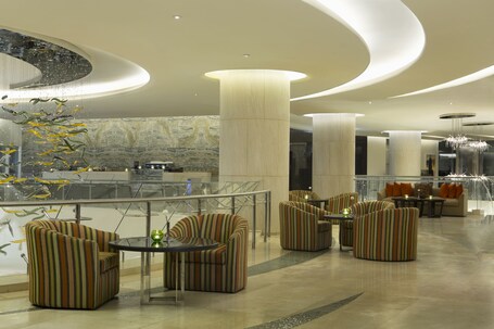 Millennium Al Rawdah Hotel - Image 7
