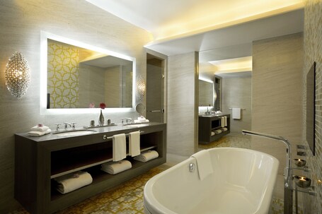 Millennium Al Rawdah Hotel - Image 11