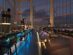 3 restaurants, breakfast, lunch, dinner served; international cuisine