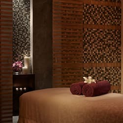 Couples treatment room(s), sauna, hot tub, steam room
