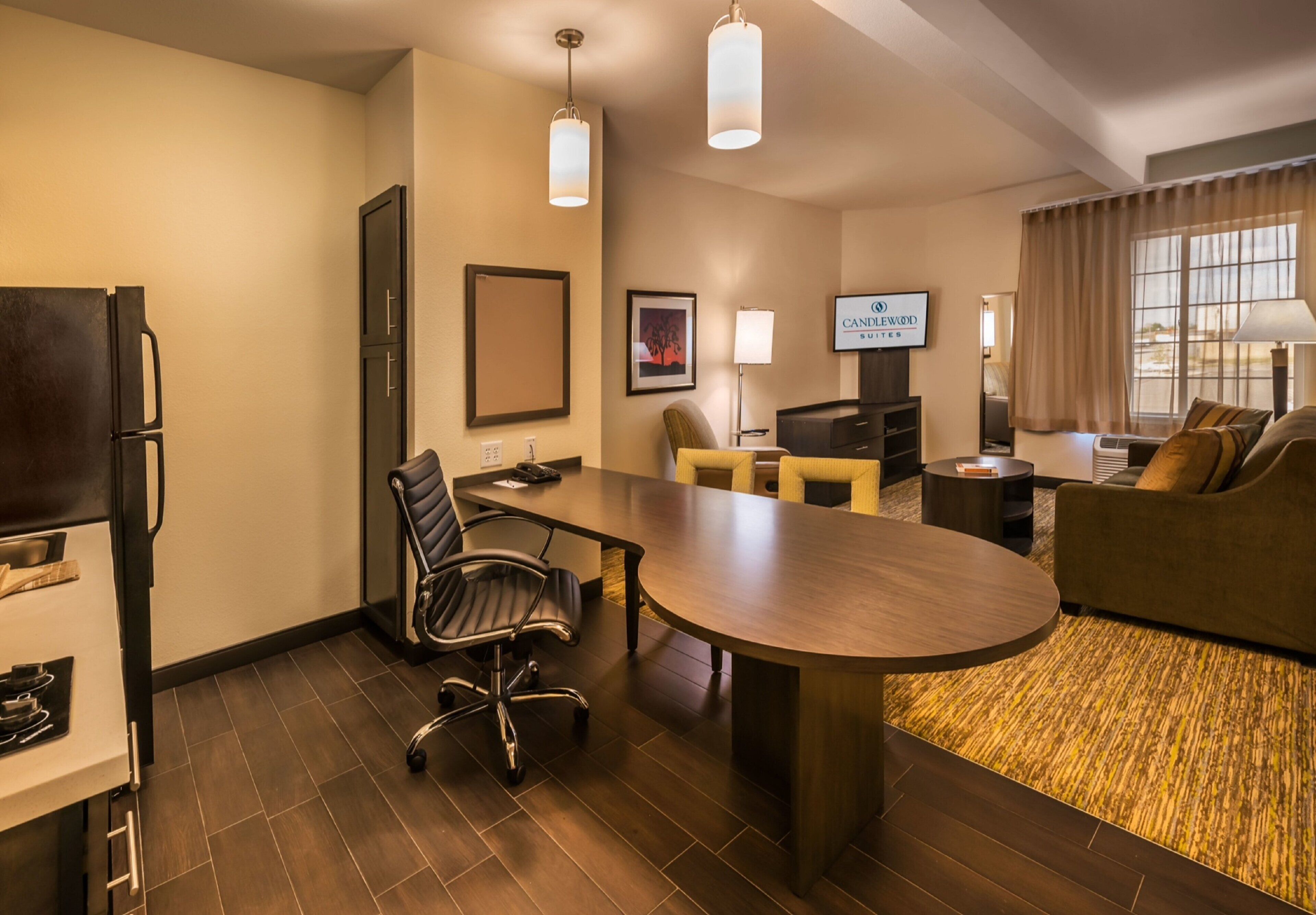 In-room safe, iron/ironing board, WiFi (free), bed sheets