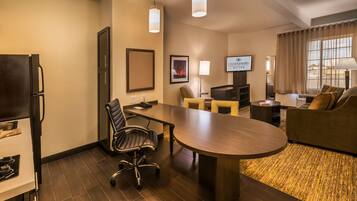 In-room safe, iron/ironing board, WiFi (free), bed sheets