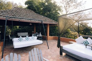 Suite | Minibar, safe på rommet, individuelt innredet og skrivebord