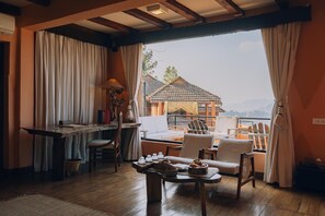 Minibar, coffres-forts dans les chambres, ameublement personnalisé