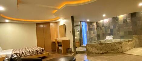 Junior Room | Bathroom