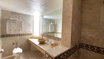 Double Room | Bathroom