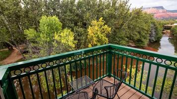 Zimmer, 1 King-Bett (Creekside 12) | Terrasse/Patio