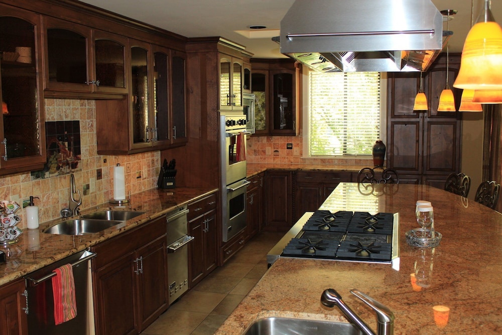 Inn Above Oak Creek by null