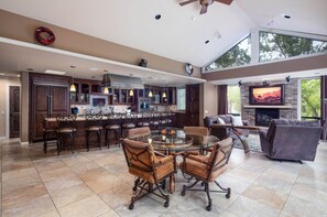 The Creekside Suite | Living area | Flat-screen TV, DVD player - The Inn Above Oak Creek (Sedona)