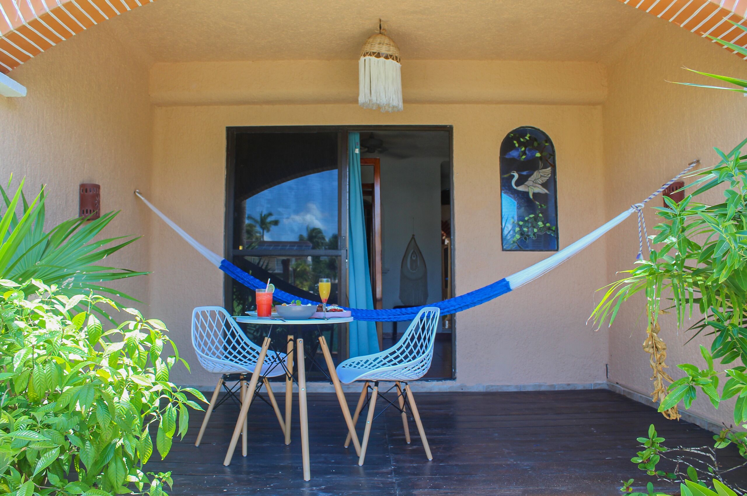 Standard Suite | 1 bedroom, minibar, in-room safe, iron/ironing board