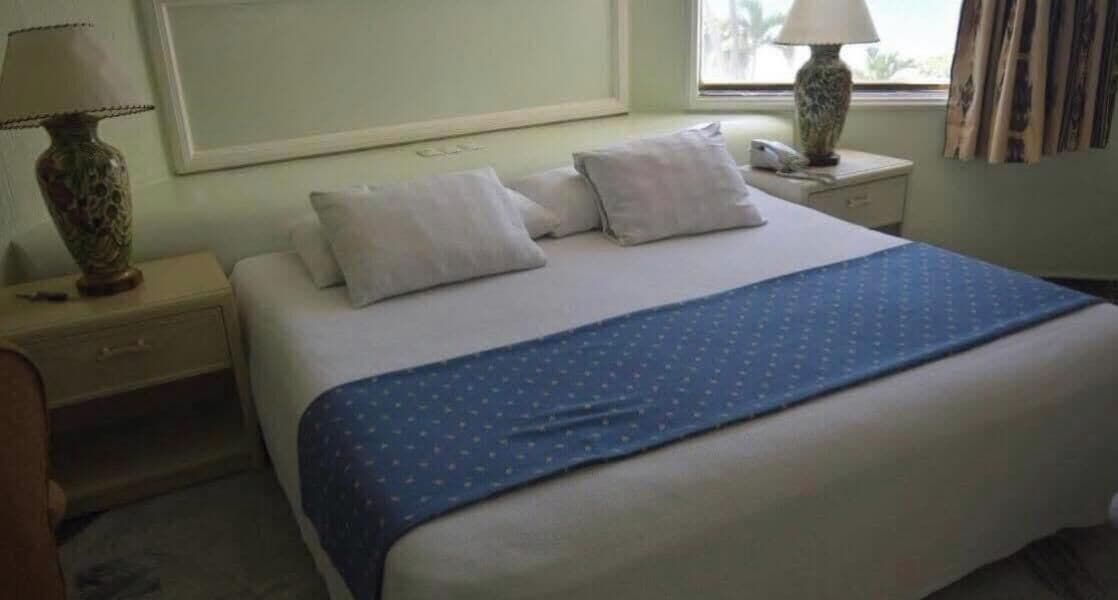 Standard Double Room, 1 King Bed, Balcony | Premium bedding, desk, iron/ironing board, free WiFi