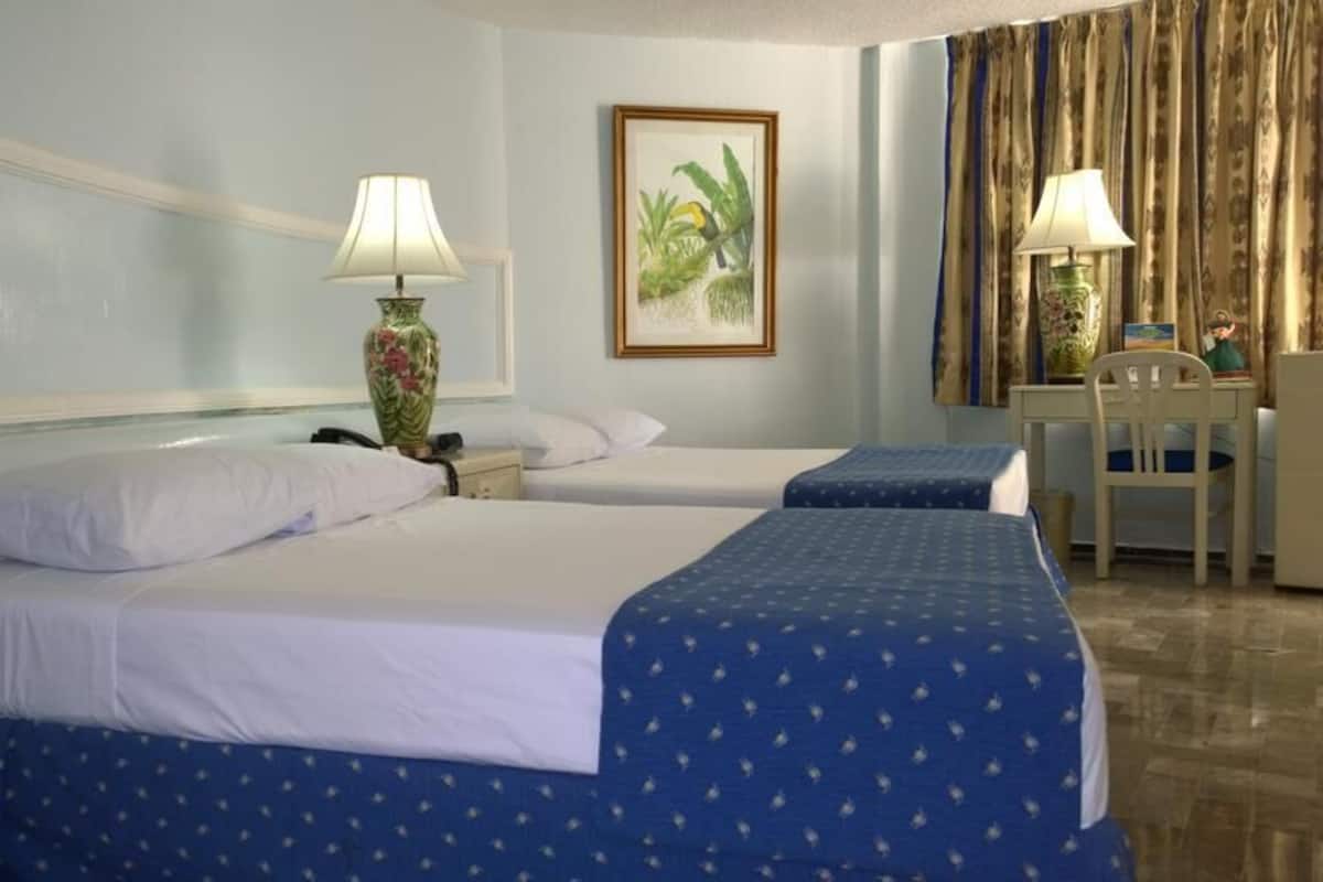 Ropa de cama de alta calidad y escritorio