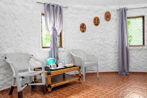 Deluxe Suite | Interior - Panglao Chocolate Hills Resort (Dauis)