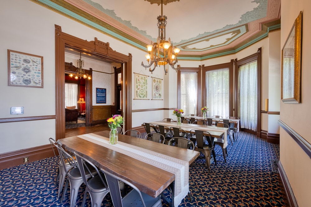 HI Sacramento Hostel by null