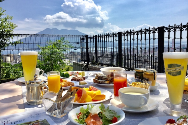 Café da manhã com buffet todos os dias (JPY 3900 por pessoa)