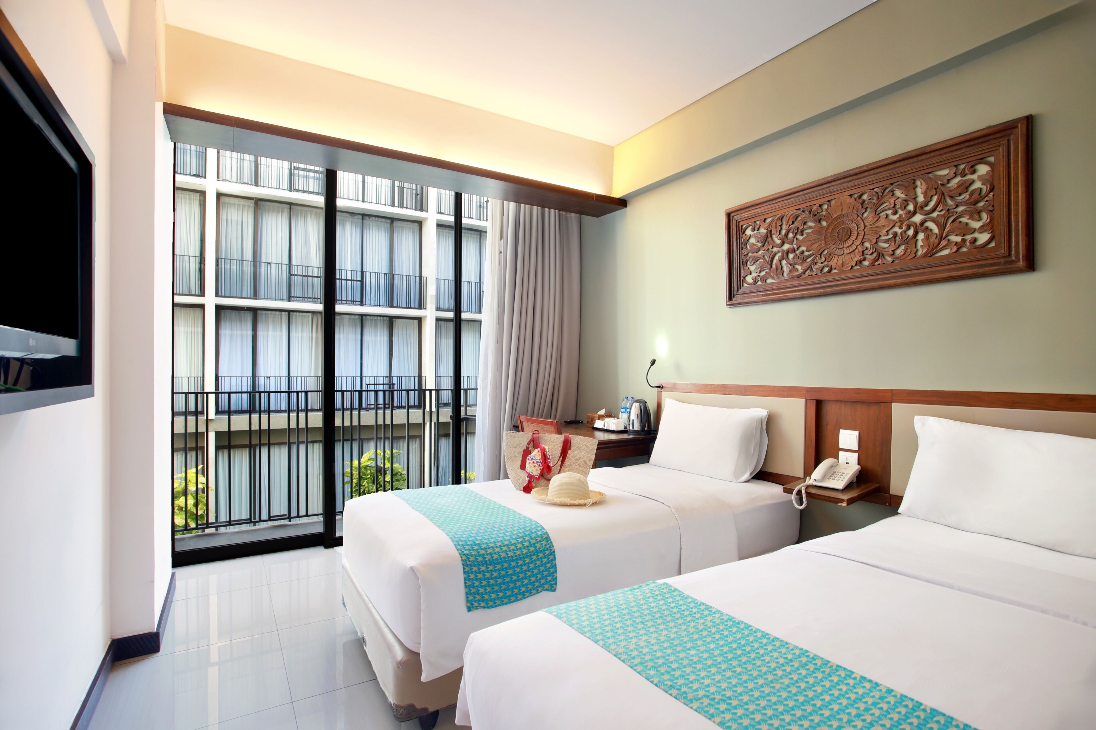 خزنة داخل الغرفة ومكتب وأسرّة قابلة للطي وواي فاي مجانًا