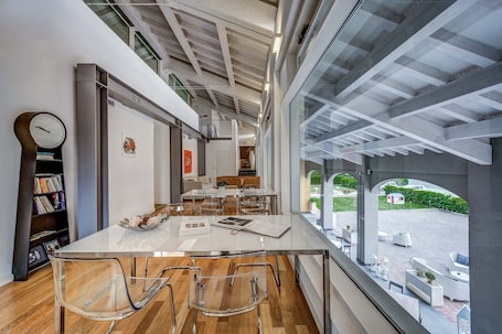 Lobby lounge. Hotel Forlanini52 Parma