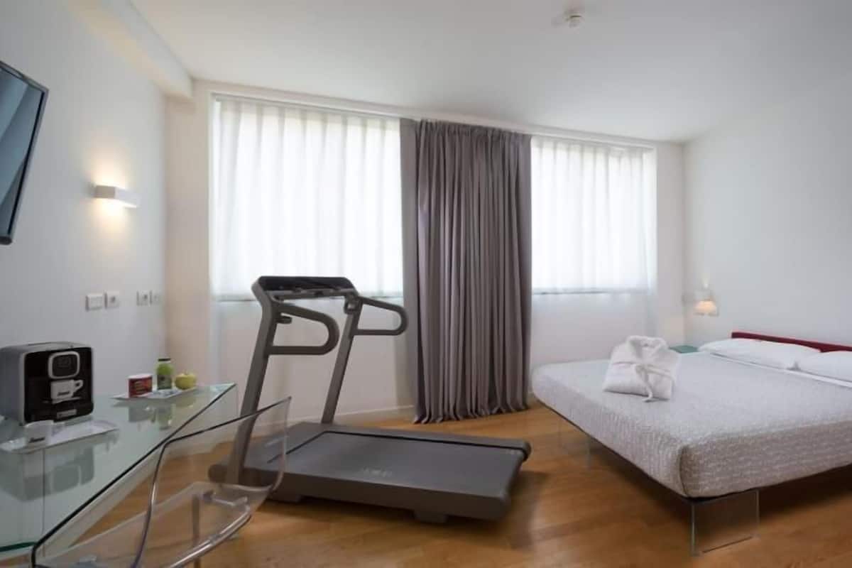 Desk, soundproofing, iron/ironing board, cots/infant beds