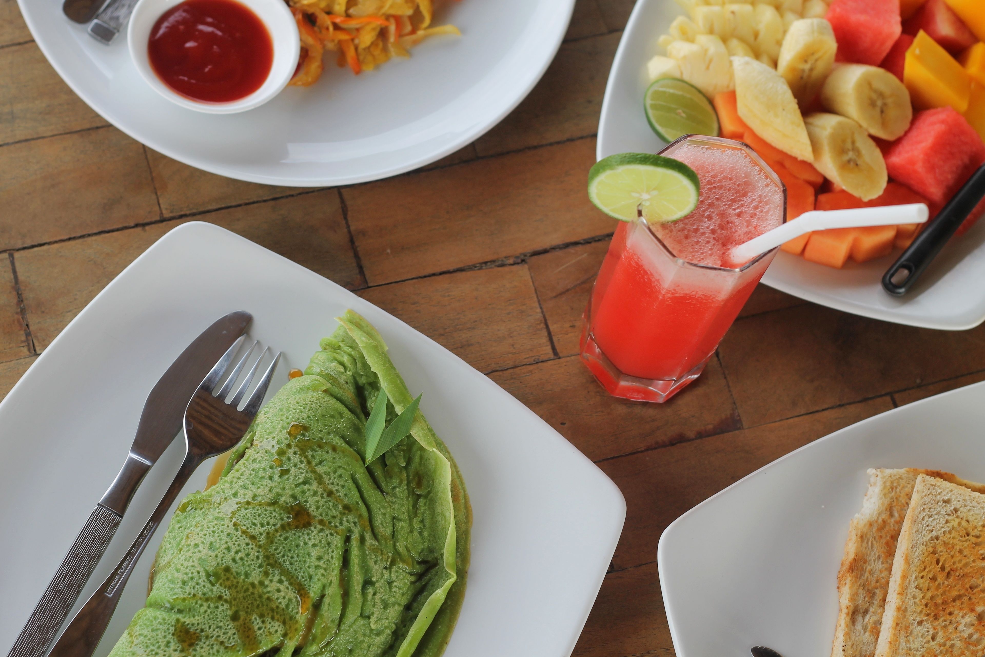 daily cooked-to-order breakfast (usd 30 per person)