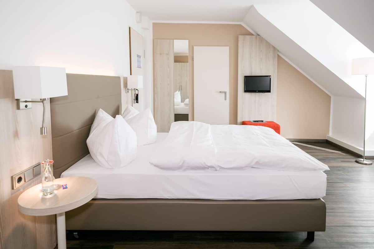 In-room safe, laptop workspace, blackout drapes