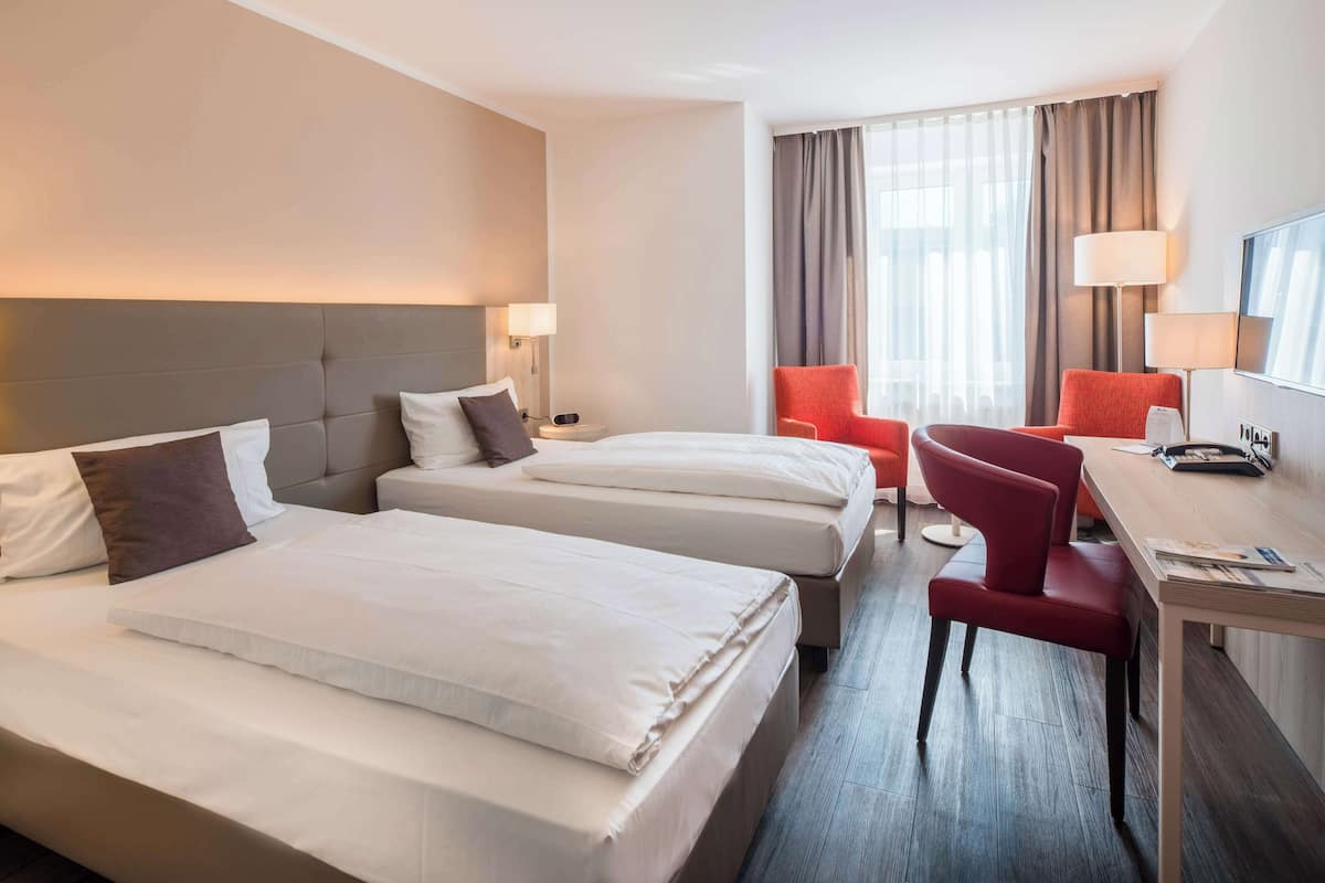 Comfort Room, 2 Single Beds (Converts to 2 Twin Beds)