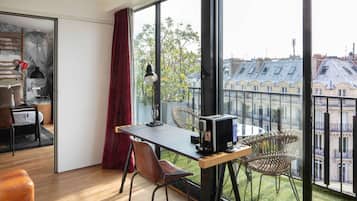 Family Privilege, 2 rooms with balcony - Free soft minibar, Chromecast - Snacks, press, fitness
