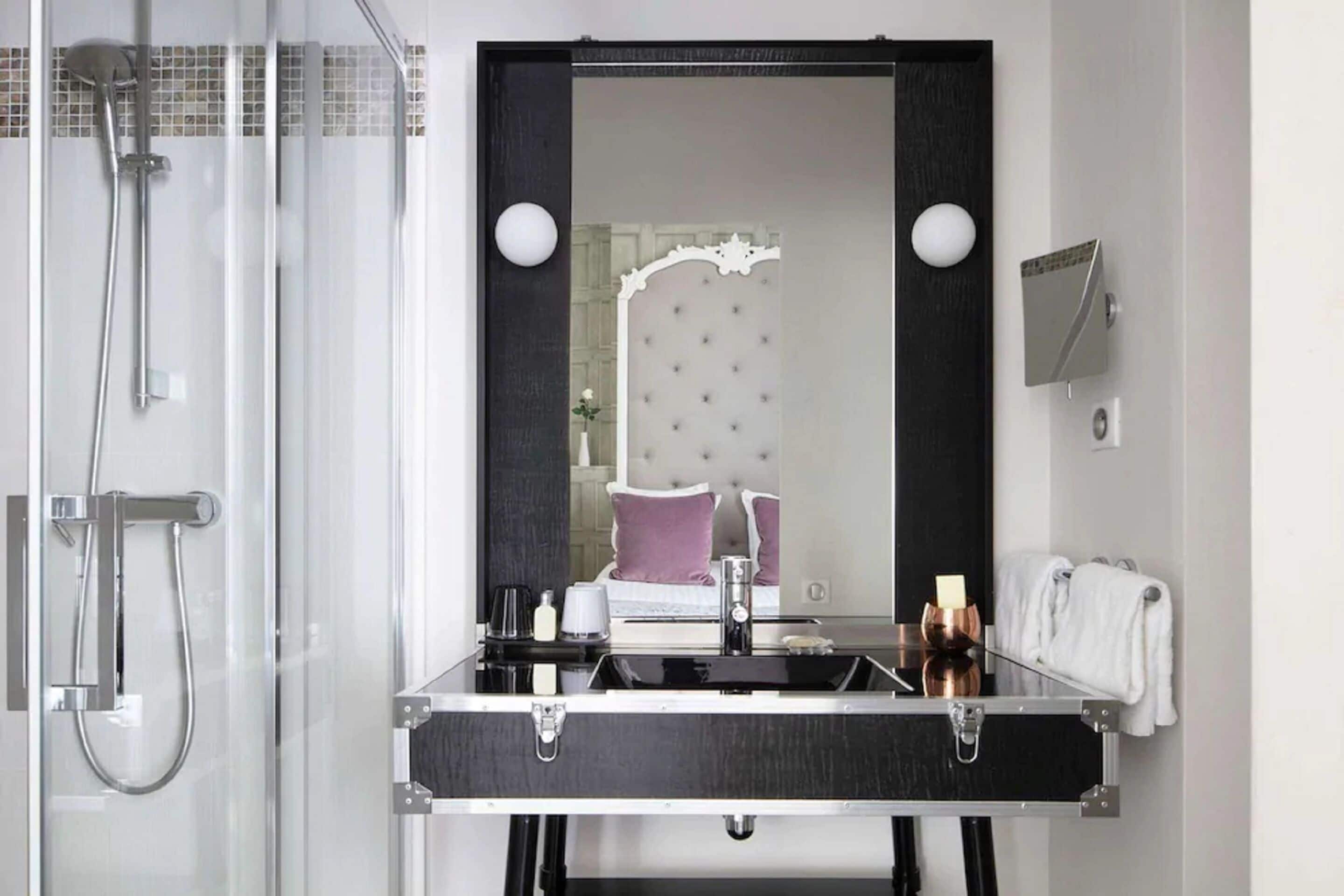 standard single room - complimentary soft minibar, chromecast - snacks, digital press, fitness | bathroom | shower, free toiletries, hair dryer, bathrobes