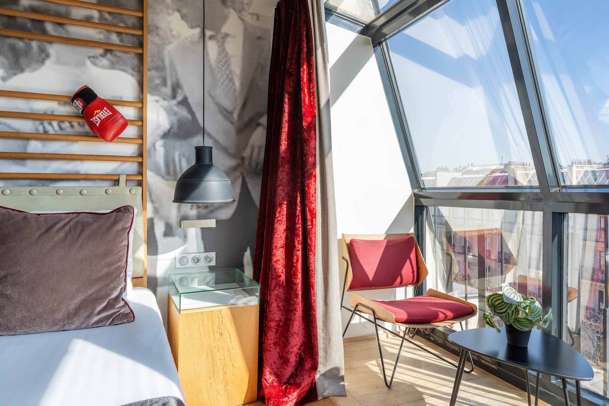 Twin kamer | 1 slaapkamer, luxe beddengoed, een minibar, een kluis op de kamer