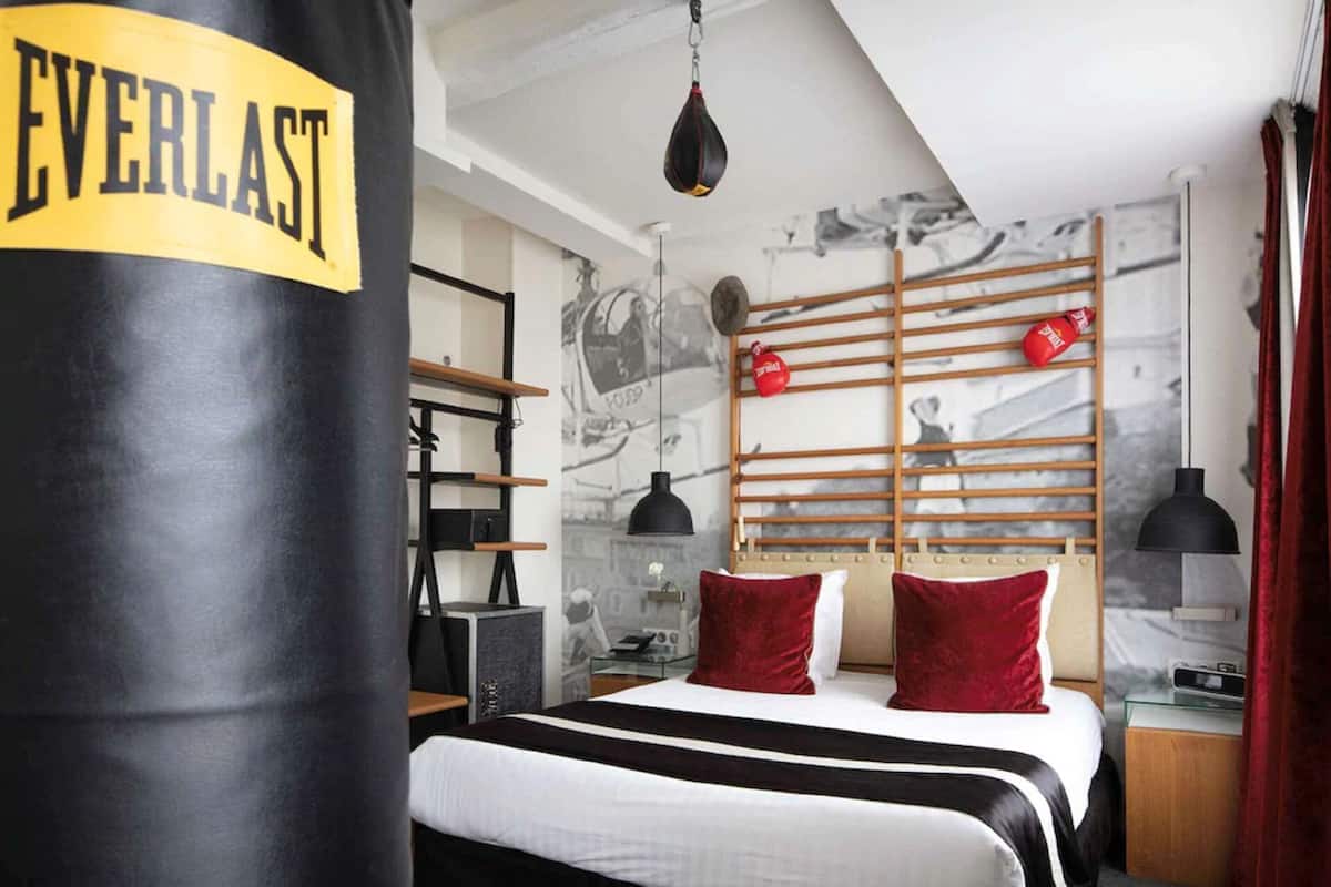 Superior Double room - Complimentary soft minibar, Chromecast - Snacks, digital press, fitness | Premium bedding, minibar, in-room safe, individually decorated