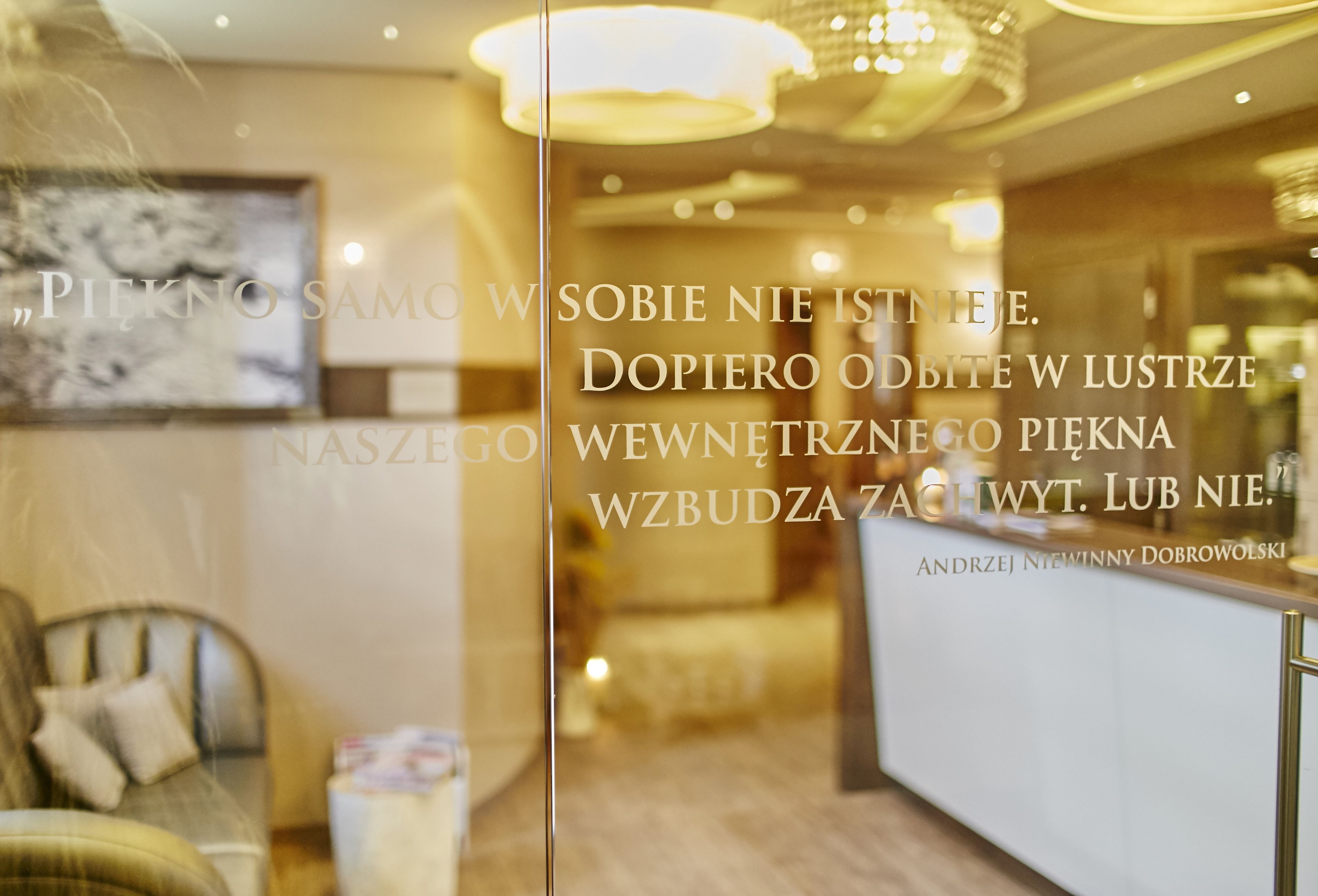 couples treatment room(s), sauna, hot tub, steam room, body treatments