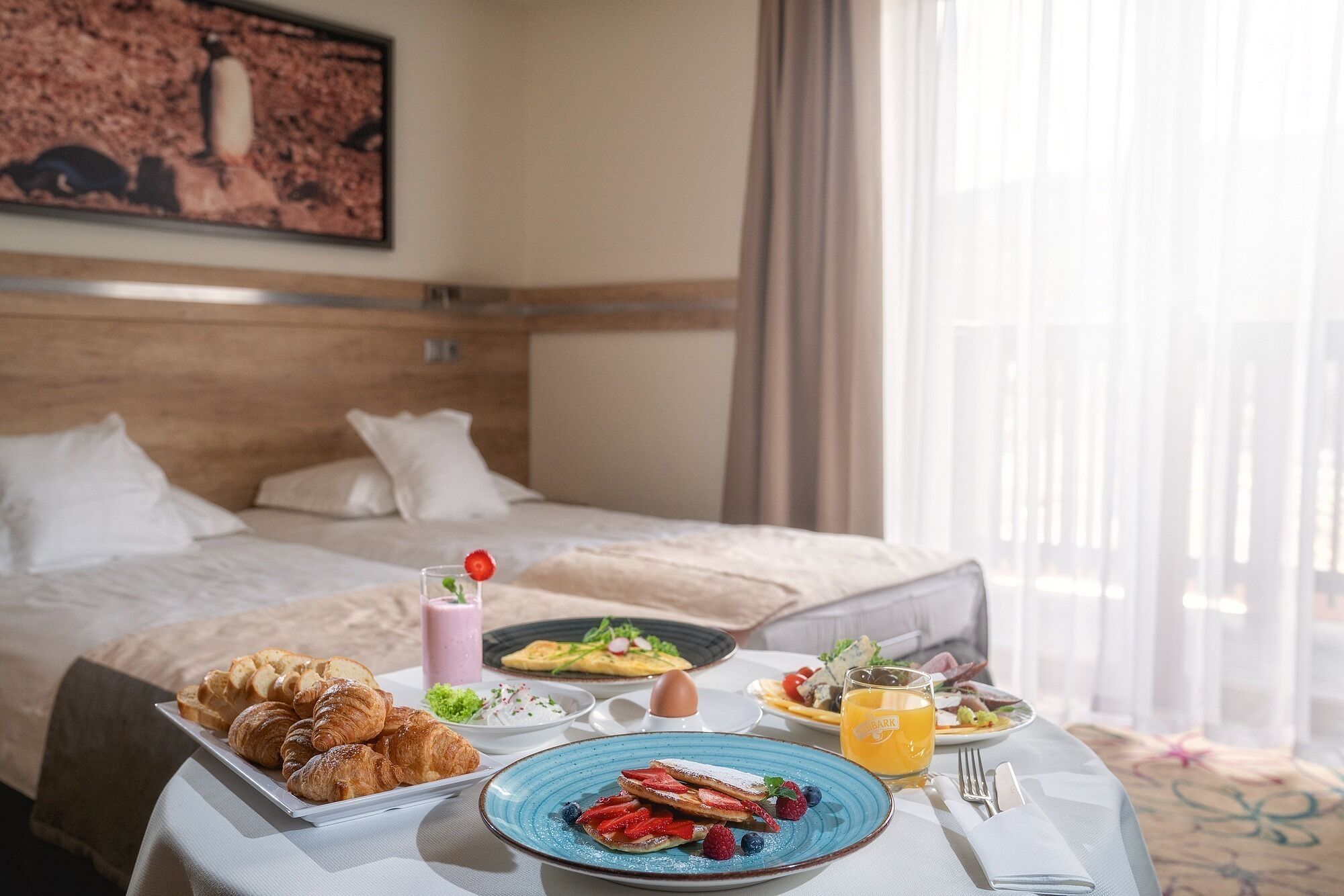 standard double room | in-room dining