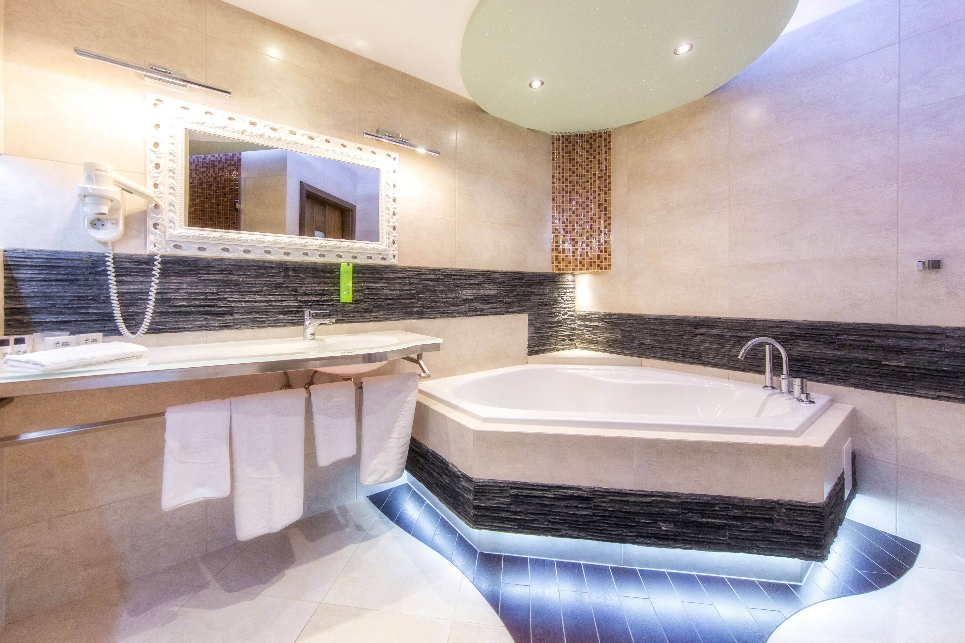 apartment | bathroom | hair dryer, bathrobes, slippers, heated floors