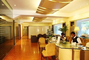 Reception - Hotel Royal Garden (Mumbai)