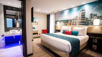 Quarto standard, 1 cama Queen | Frigobar, cofres nos quartos, escrivaninha, cortinas blackout