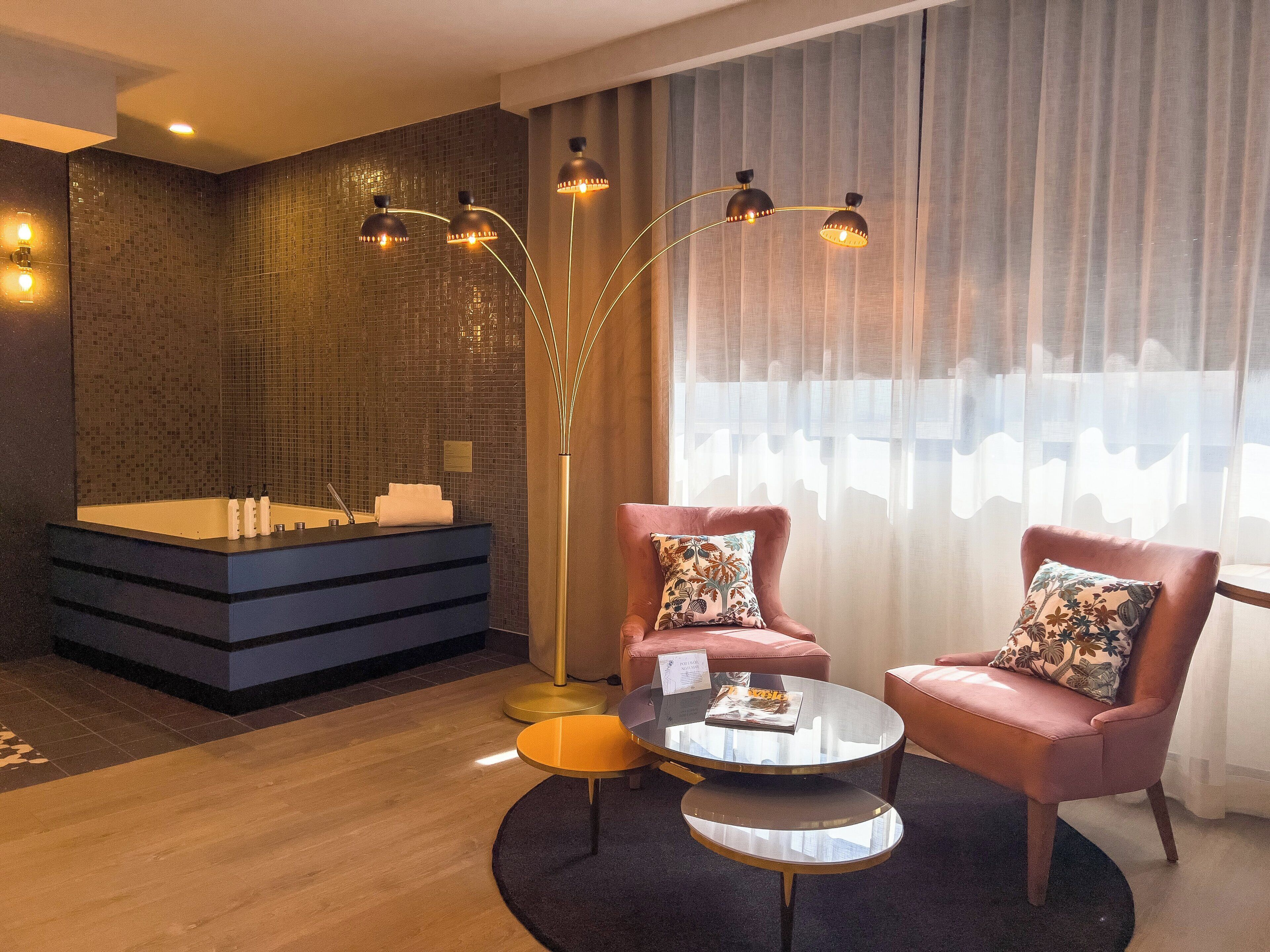 suite, 1 king bed (panoramic views) | room amenity