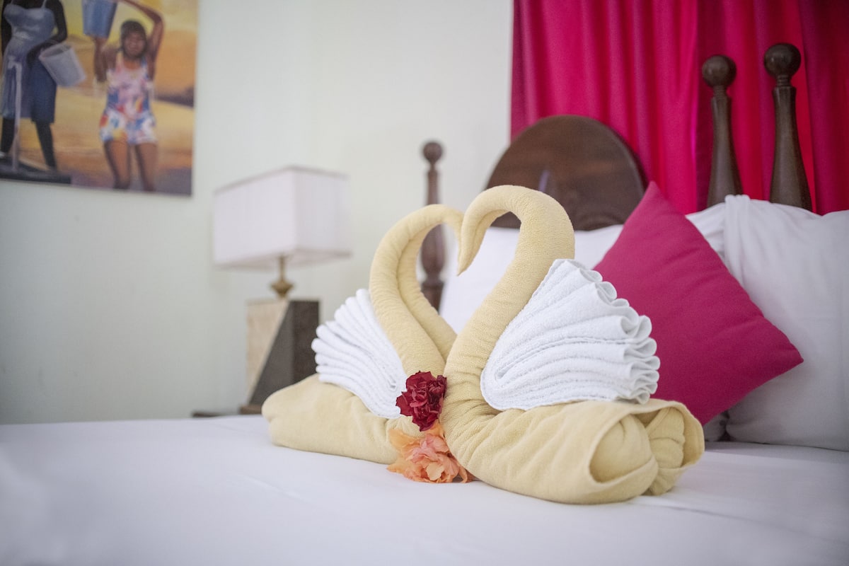 Standard Room | In-room safe, individually furnished, laptop workspace, blackout drapes