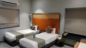 Premium bedding, in-room safe, desk, laptop workspace - Hotel Serenity La Serene (Hyderabad)