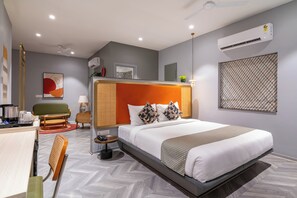 Premium bedding, in-room safe, desk, laptop workspace - Hotel Serenity La Serene (Hyderabad)