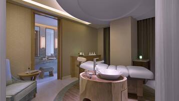 Couples treatment room(s), hot tub, steam room, body treatments